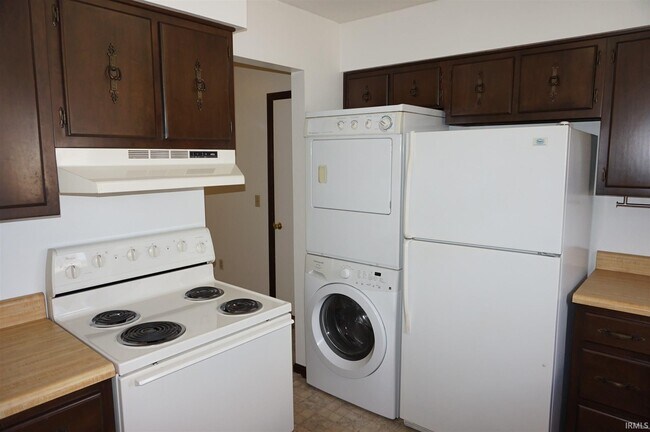 Building Photo - 617 Villa Park Ct