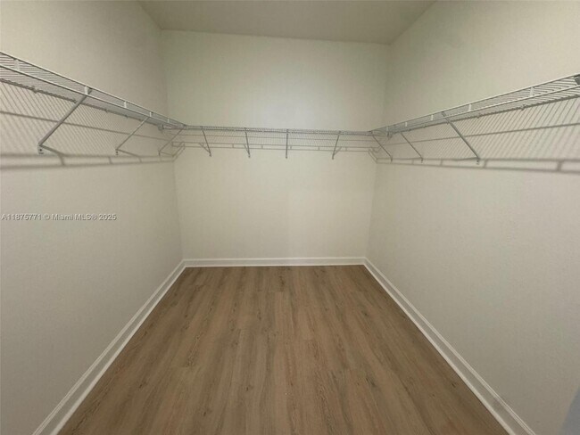 Foto del edificio - 2516 SE 27th Dr