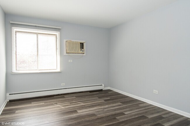 Foto del edificio - 248 E Bailey Rd