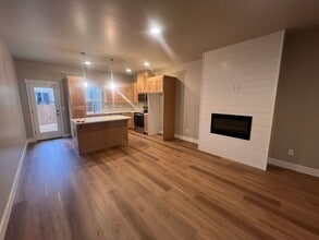 Building Photo - 63282 N W Ski Ln