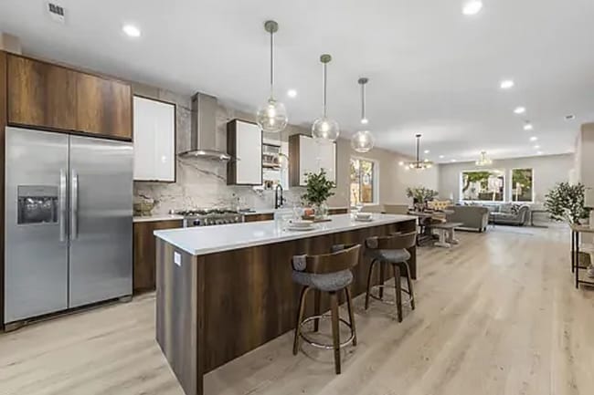 Foto del edificio - 5901 W Erie St