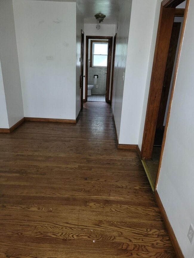 Building Photo - 3260 N 49th St