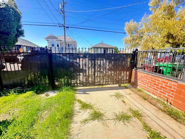 Foto del edificio - 1724 96th Ave