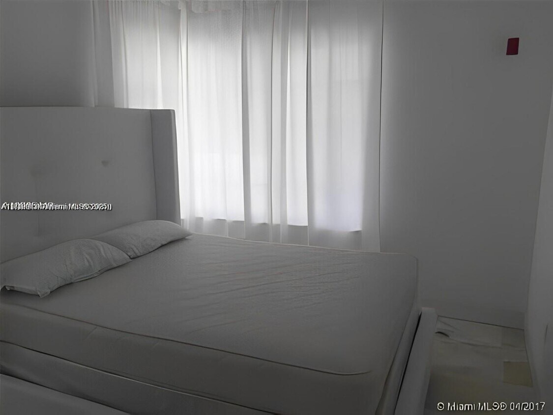 Foto del edificio - 801 SW 8th St