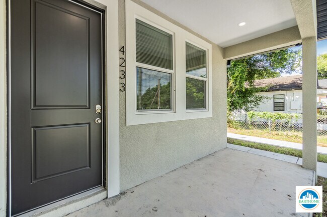 Photo - 4233 E Curtis St House