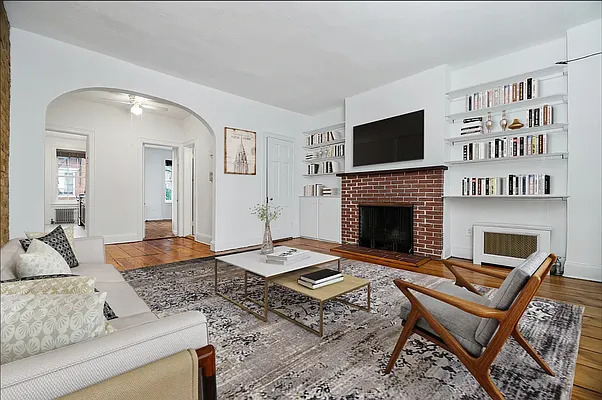 Foto principal - 120 W 69th St