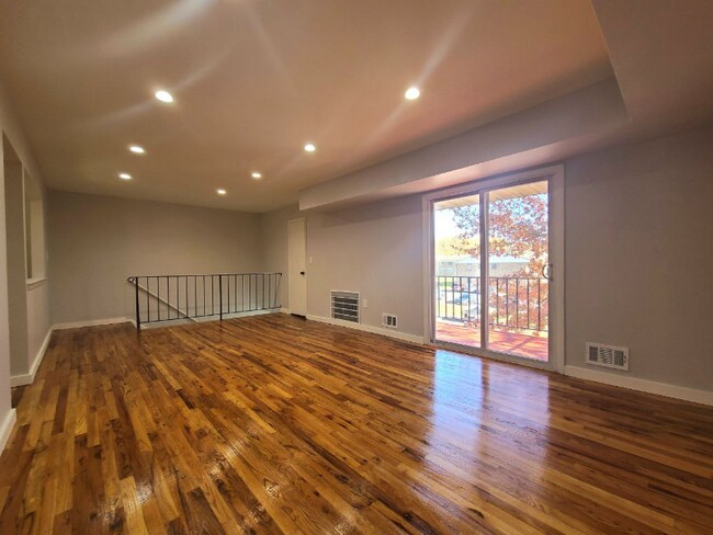 Photo - 1903 Country Ln Apartment