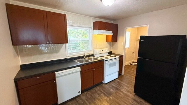 Building Photo - EAST - CHARMING 3 BEDROOM RANCH HOME AVAILABLE NOW!