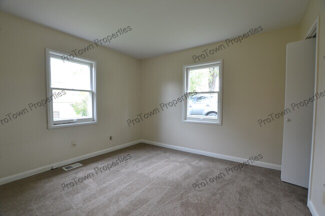 Foto del edificio - 201 Luana Rd