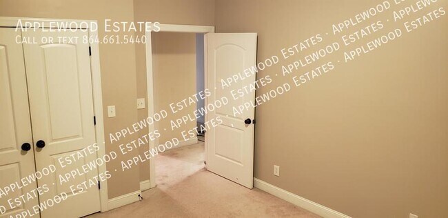 Building Photo - 204 E Stableford Dr