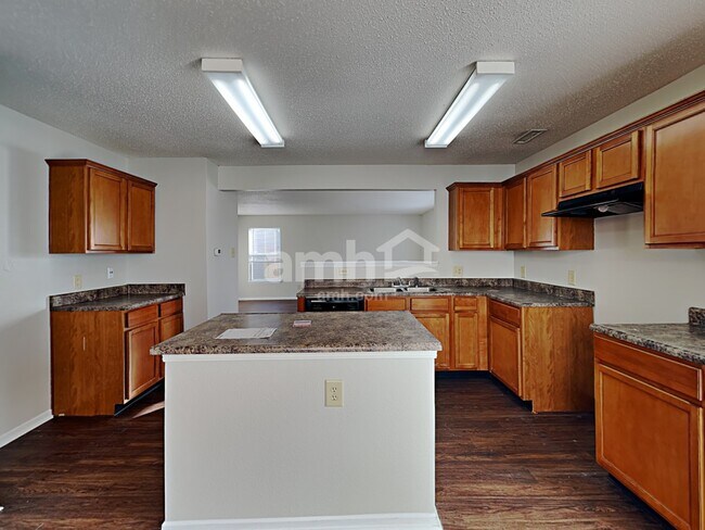 Building Photo - 690 Runnymede Ct