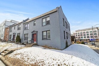 Building Photo - 1150 17th St NE