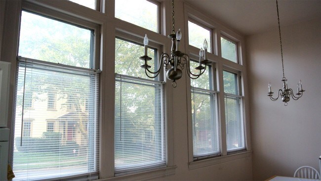 Building Photo - 534 Walnut St