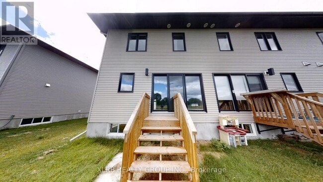 Building Photo - 190 Argile St