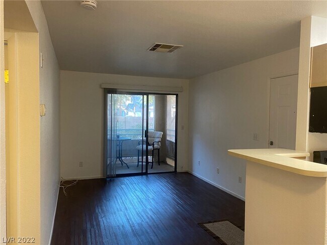 Building Photo - 5171 S Lindell Rd