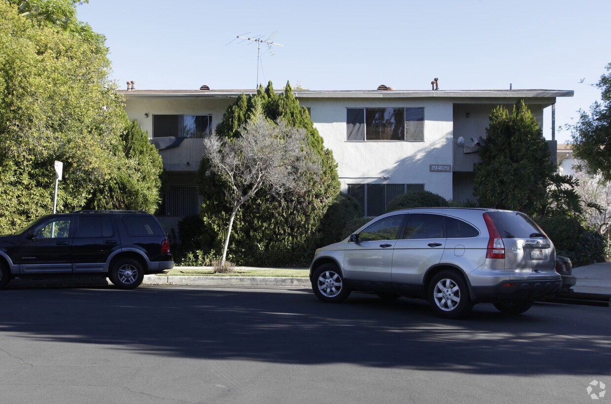 1940119405 Haynes St, Reseda, CA 91335 Apartments in Reseda, CA