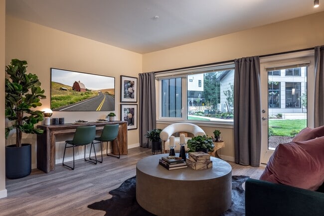 Living Room - Traverse North Bend