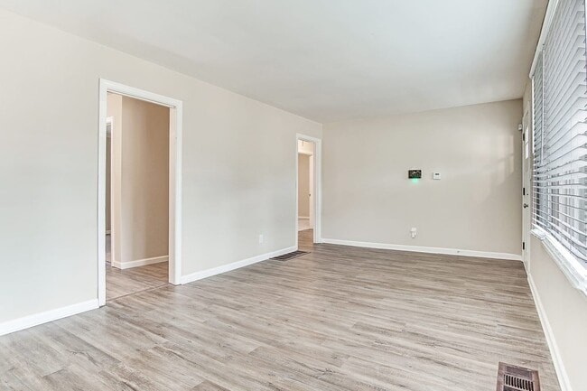 Foto del edificio - 1892 S Columbia Pl