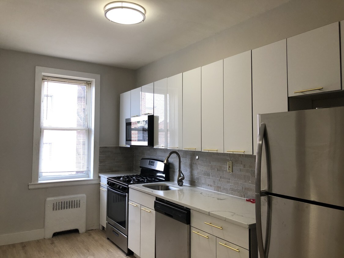 Primary Photo - 320 Fairmount Ave