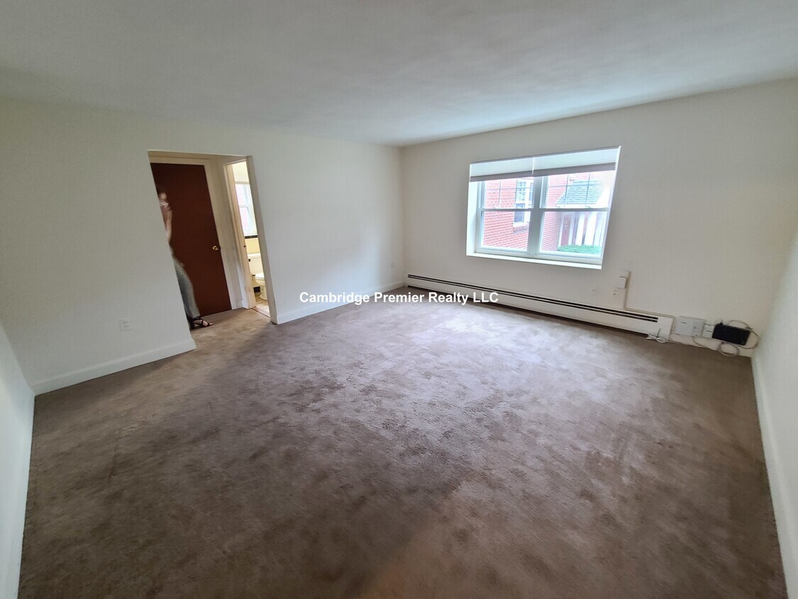Primary Photo - 17 Grove St