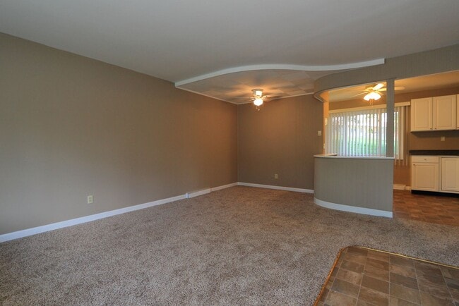 Building Photo - Charming 3 Bedroom 1 Bathroom Home