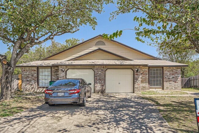 Foto del edificio - 16119 Stoneham Cir