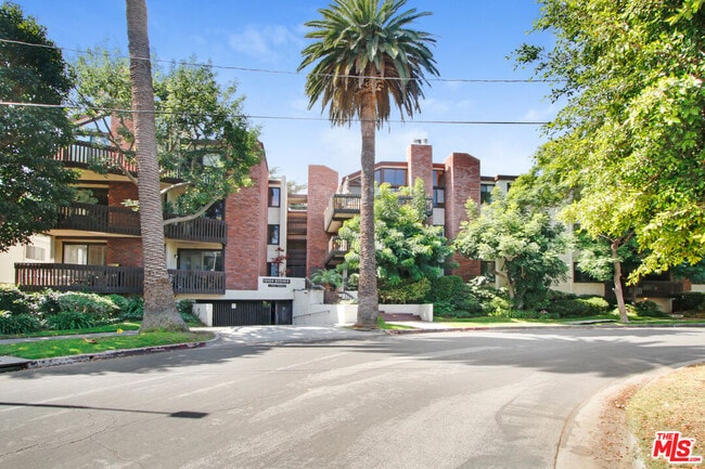 Foto del edificio - 12124 Goshen Ave