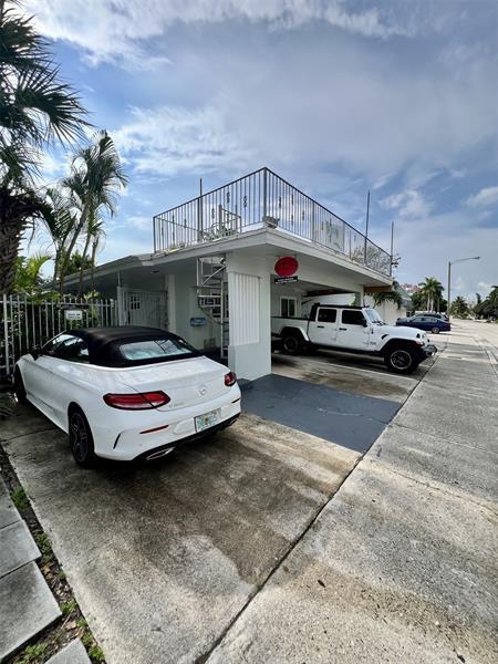 Building Photo - 2918 N Ocean Blvd