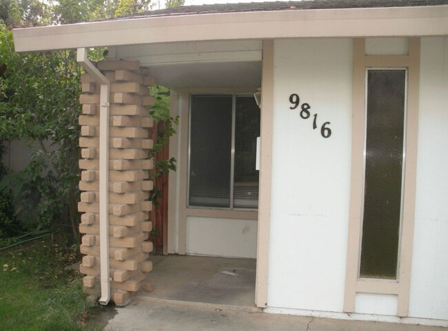 Foto del edificio - Beautiful 2/1 in Sacramento with garage!