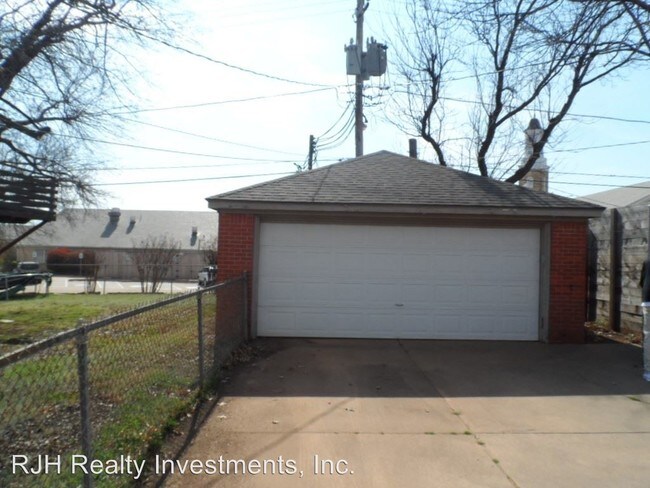 Building Photo - 6527 Avondale Dr