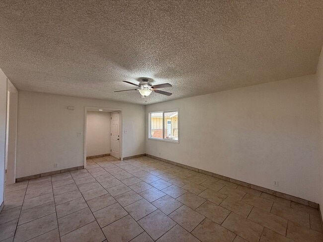 Building Photo - 3849 N Roosevelt St