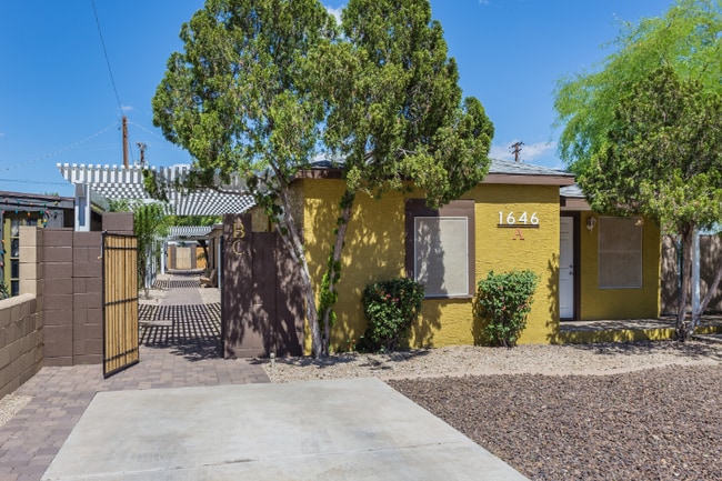 Photo - 1646 E Indianola Ave House