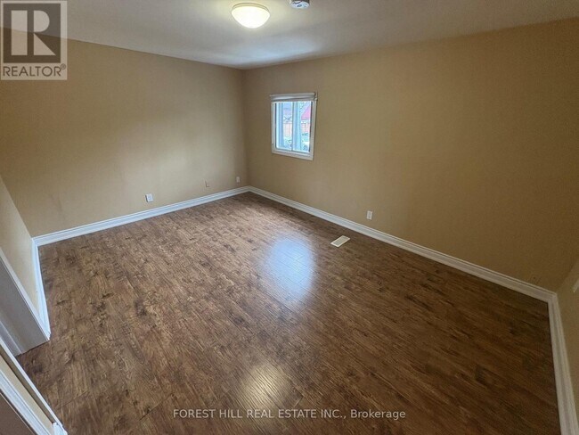 Building Photo - 12 Mill St