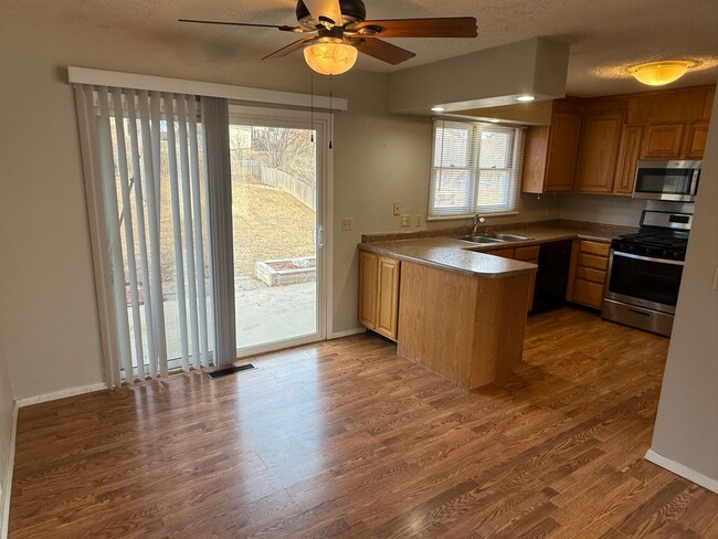 Foto del edificio - 4 Bedroom, 2 Bath Home for Rent