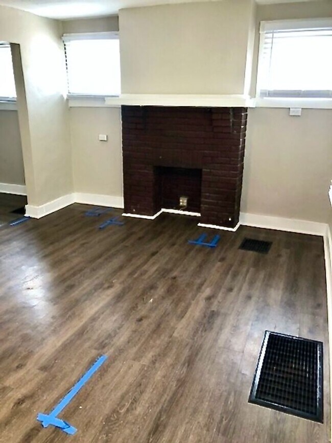 Foto del edificio - *** Swissvale * Beautiful & Spacious 4 Bedroom / 2 Bath House * Large Fenced in Backyard * Pet Fr...