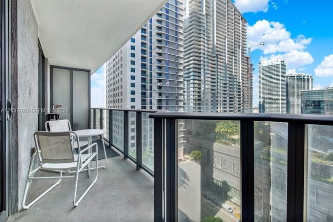 Foto del edificio - 45 SW 9th St