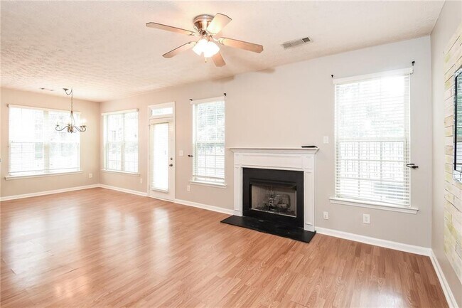 Foto del edificio - 4049 Hill Station Ct