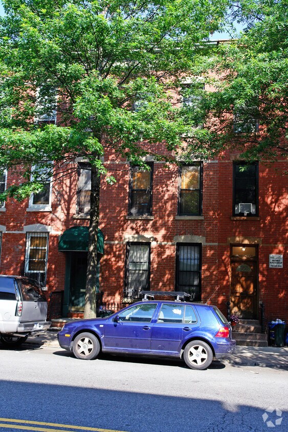 Building Photo - 454 7th Ave