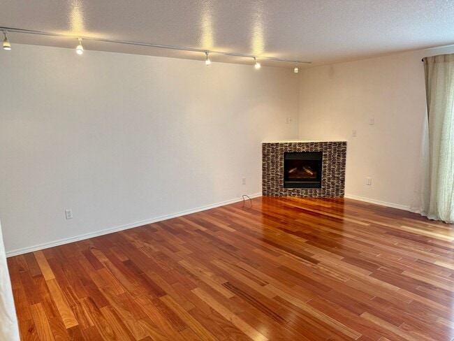 Photo - Incredible Kitchen and Amazing Brazillian Hardwoods House