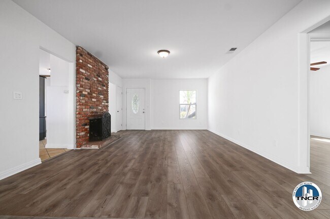 Building Photo - Beautiful 3BD | 2Bath