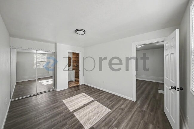Building Photo - Unit ADU