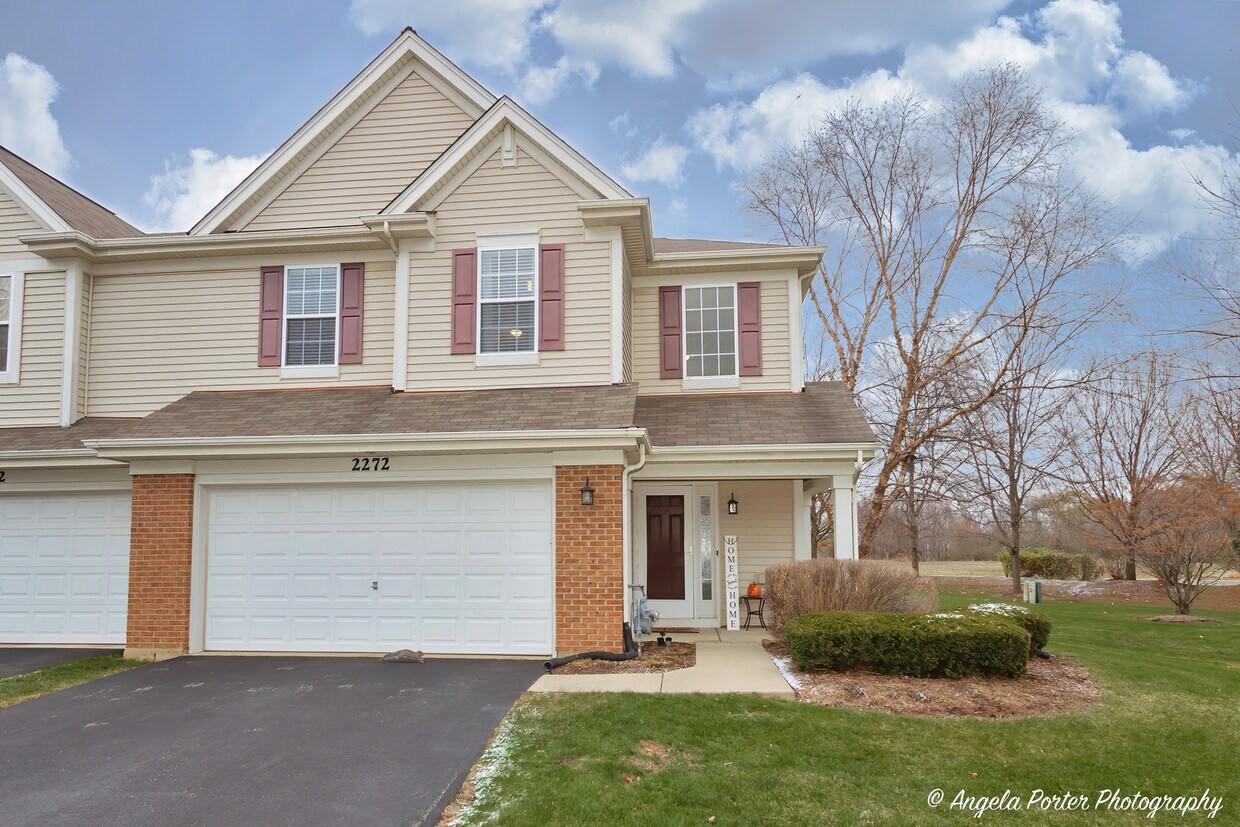 Primary Photo - 2272 Claremont Ln