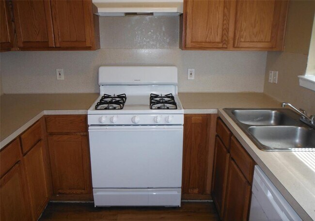 Building Photo - 5648 Pinon Vista Dr