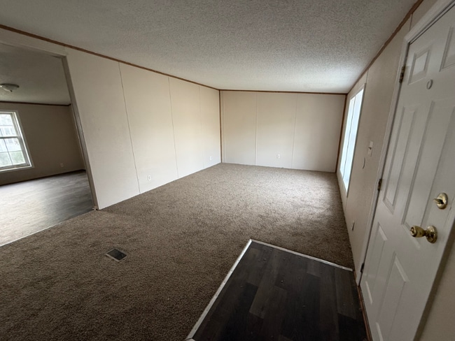 Foto del edificio - 2500 Mann Rd