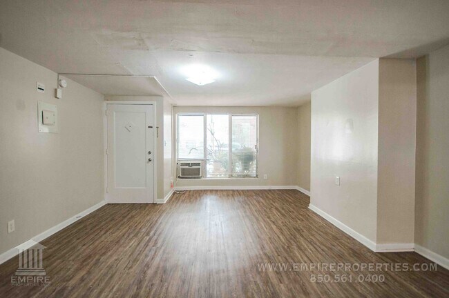 Building Photo - Midtown Studio in Historic House