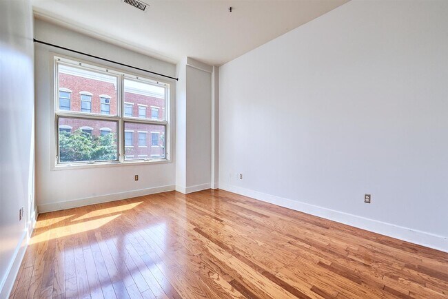 Foto del edificio - 187 Warren St