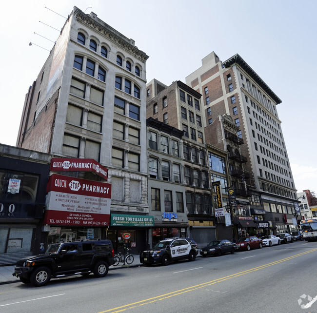 Building Photo - 192 Market St