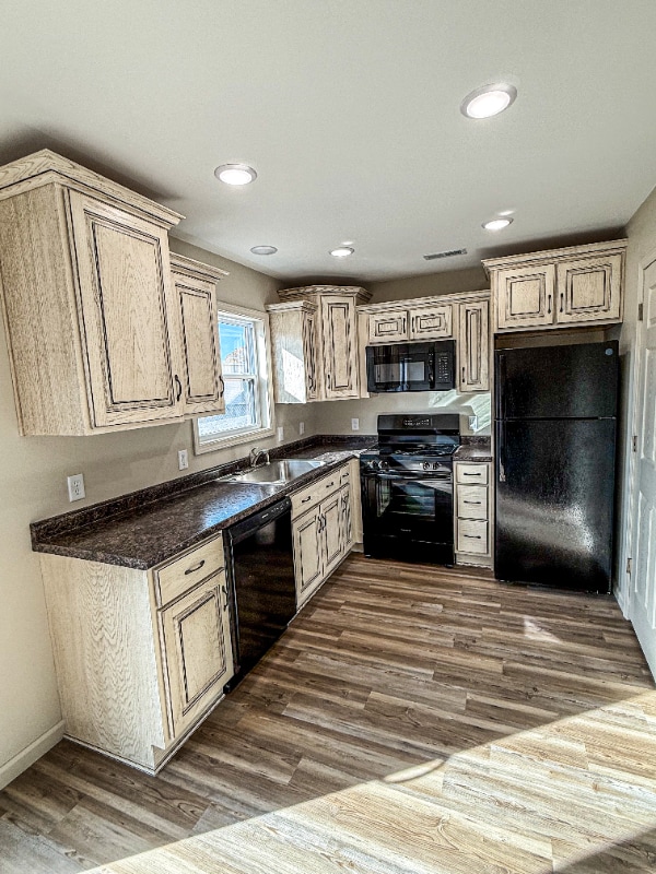 Building Photo - 256 E Outer Rd