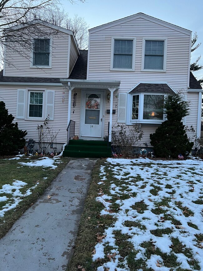 Building Photo - 14 Canterbury St