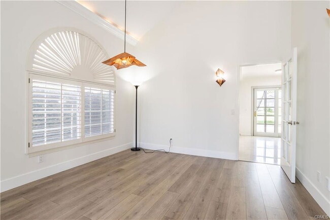 Foto del edificio - 12051 Falcon Crest Way